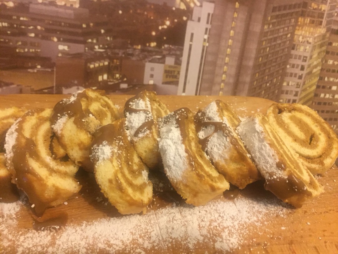 Рулет с варёной сгущенкой