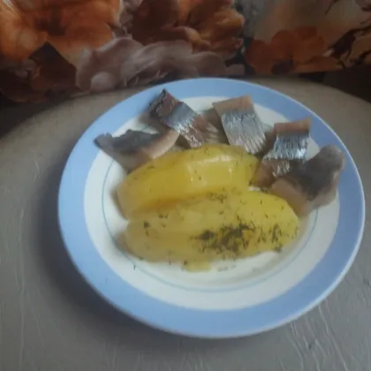 Отварная картошечка с селедочкой