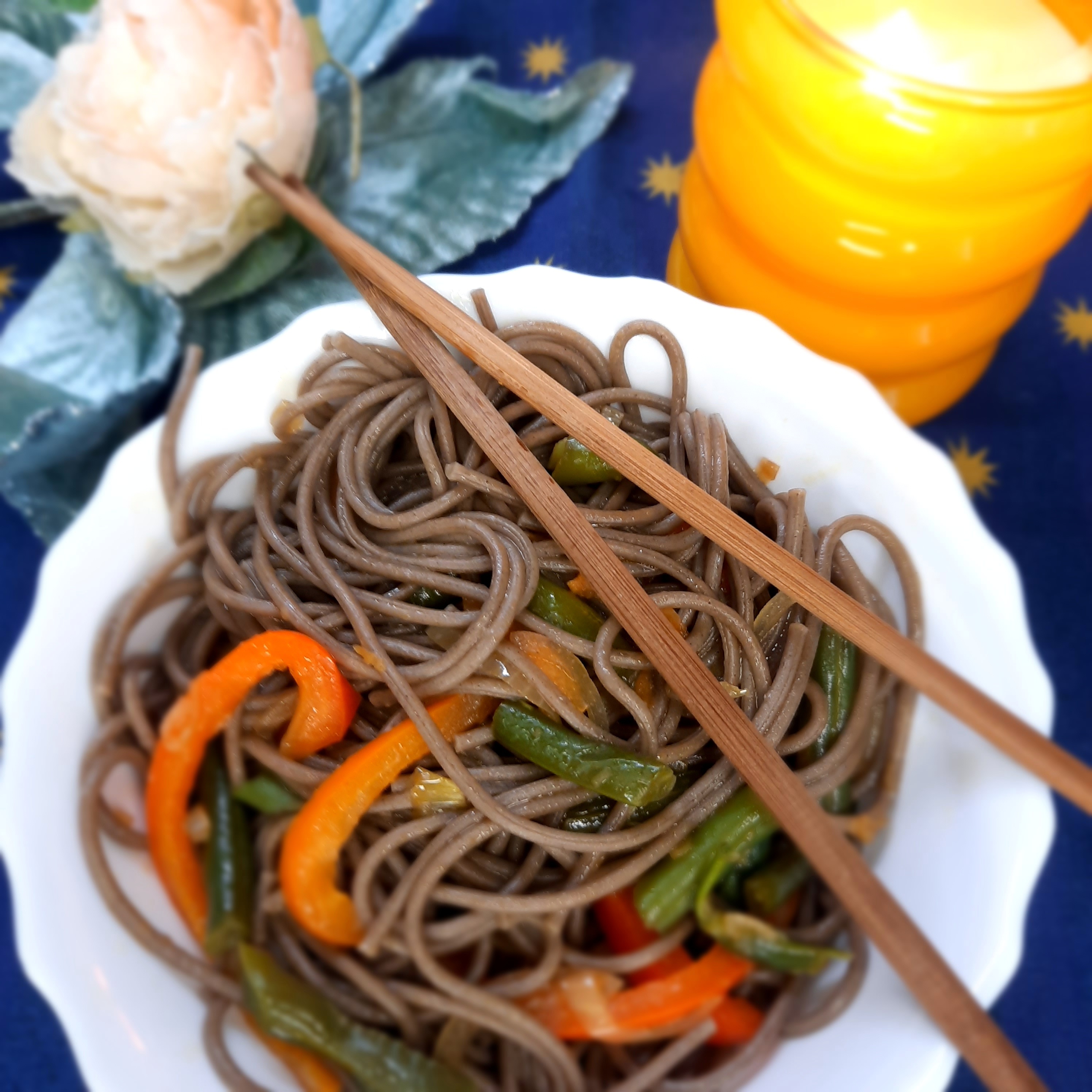 Гречневая лапша с овощами