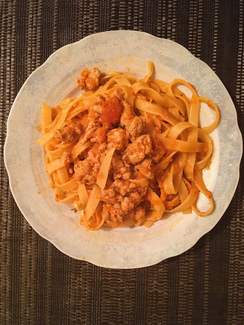 Паста болоньезе с индейкой