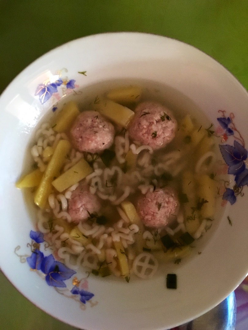 Суп с фрикадельками из свиного фарша и спагетти - рецепт с фото