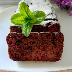 Шоколадный ПП-брауни с вишней