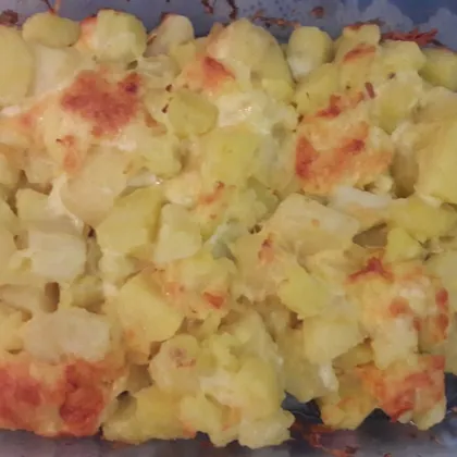 Картофель, запечённый в сметане с сыром