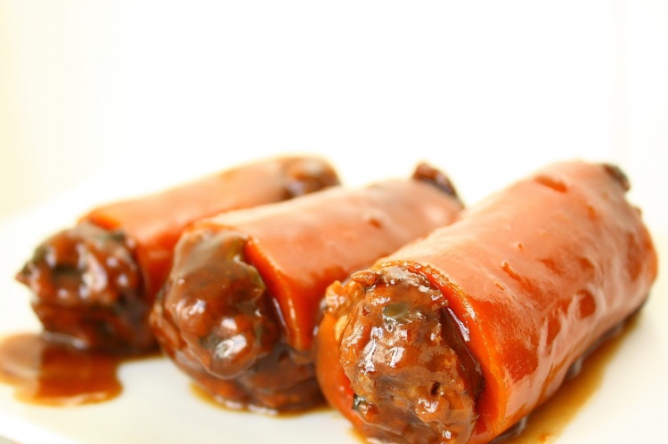Морковь, фаршированная орешками