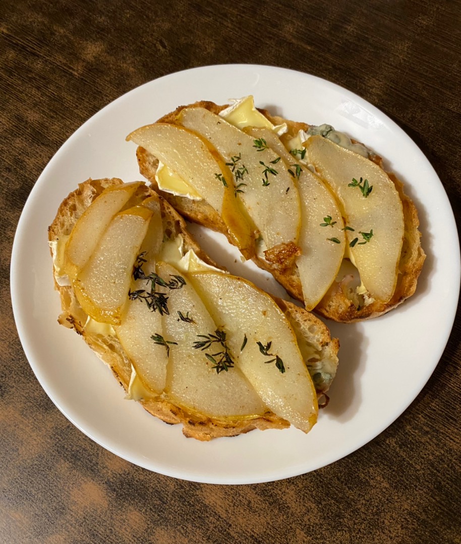 🇮🇹 Bruschetta (Брускетта) с грушей и горгонзолой, с лесными грибами и  рикоттой