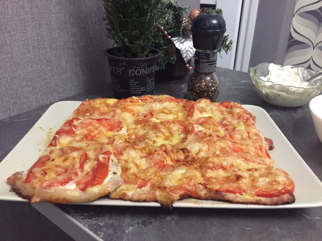 Свинина с помидорами и сыром