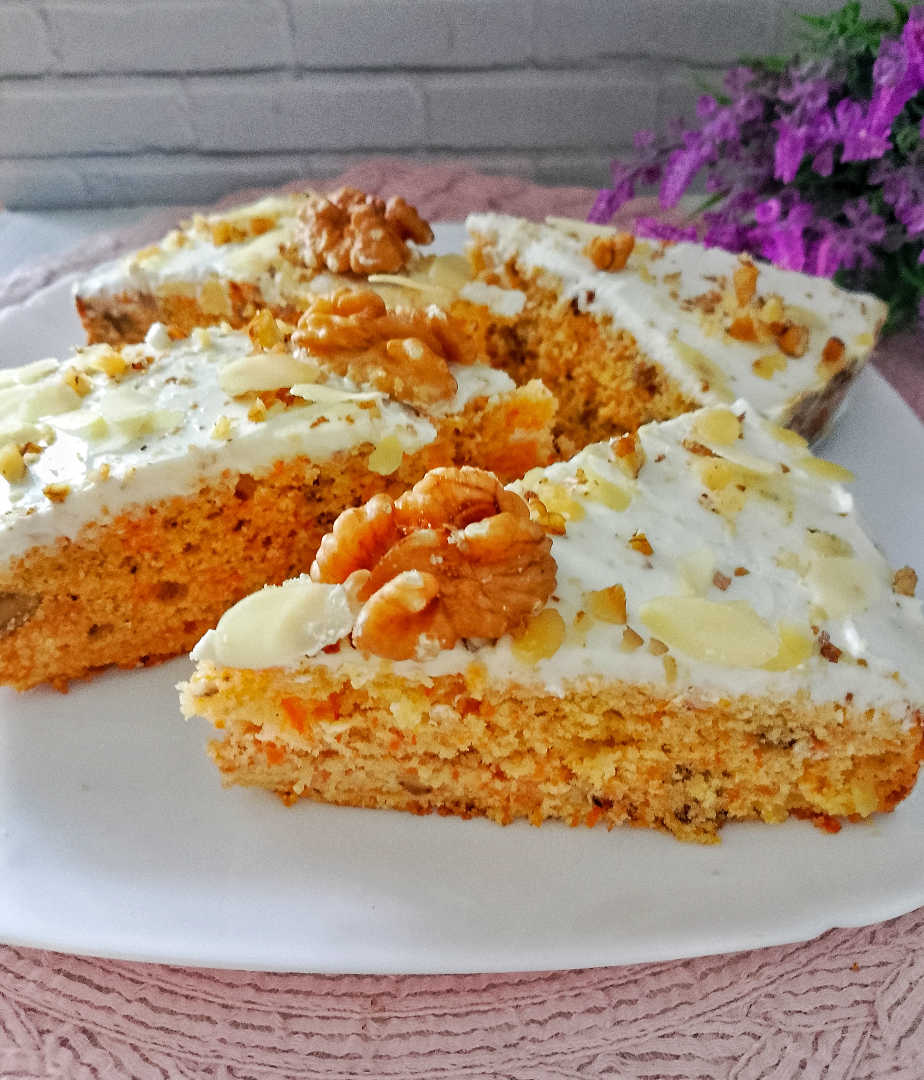 Морковный пирог с творожным кремом