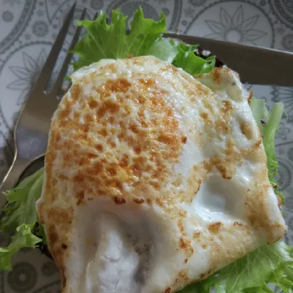 Бутерброд с яйцом или красной рыбой