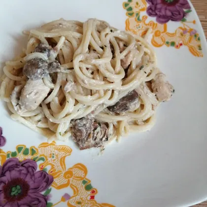 Спагетти с грибами и куриным филе