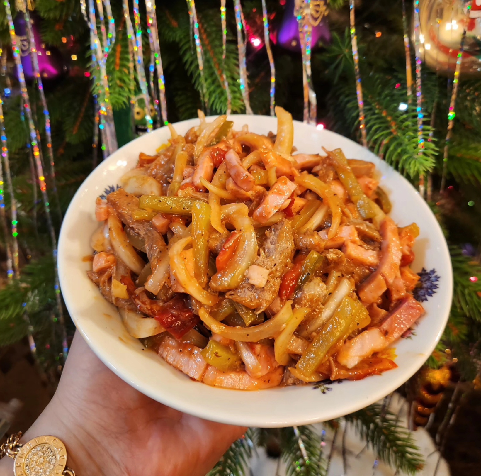 Острый салат с языком