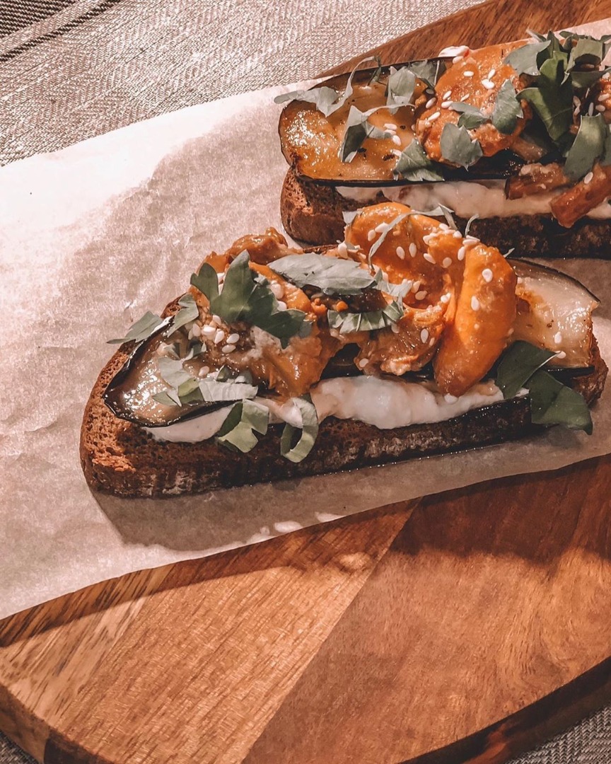 Горячие бутерброды с баклажанами — быстрый и вкусный завтрак для всех