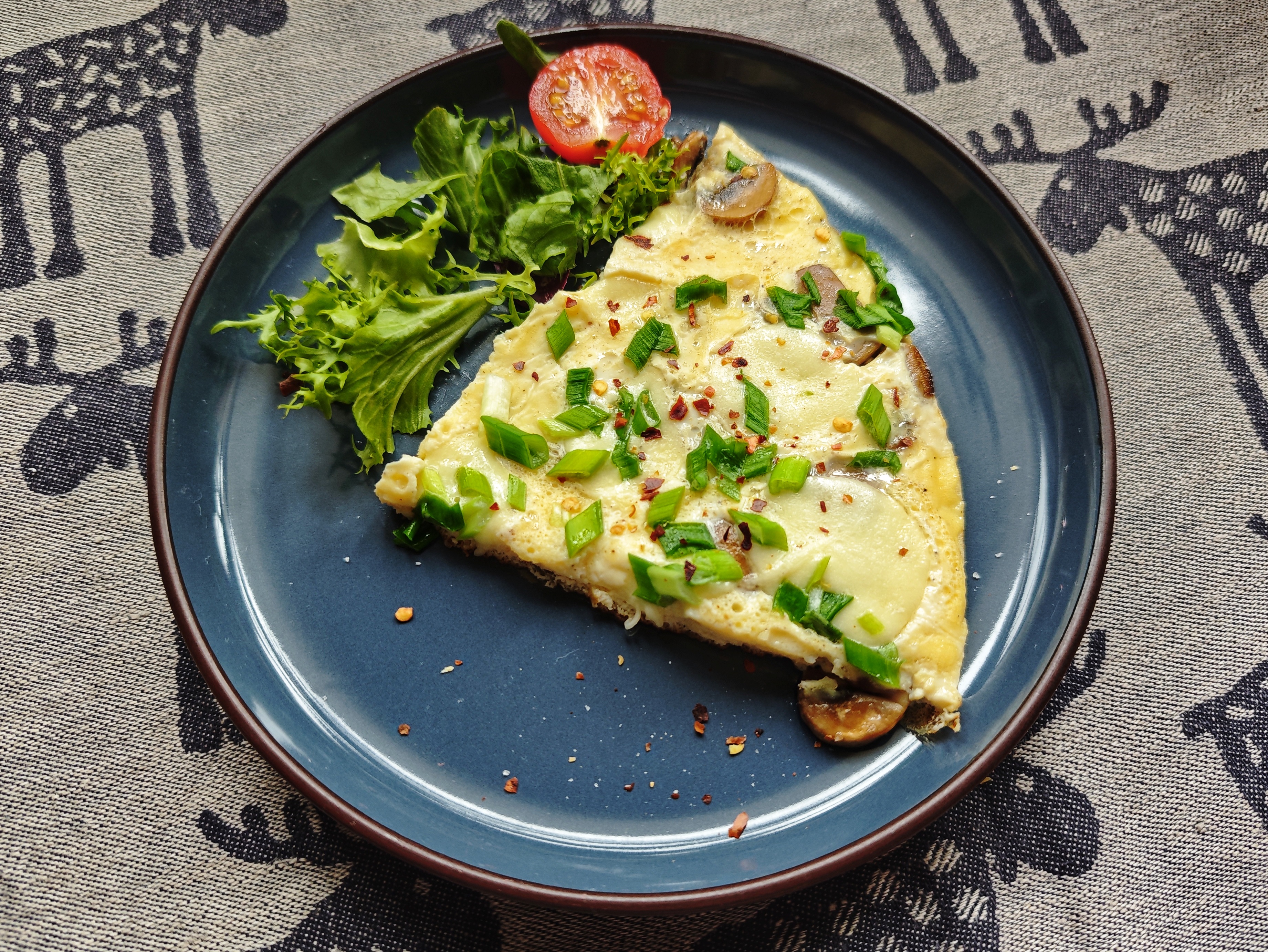 Омлет с шампиньонами и моцареллой