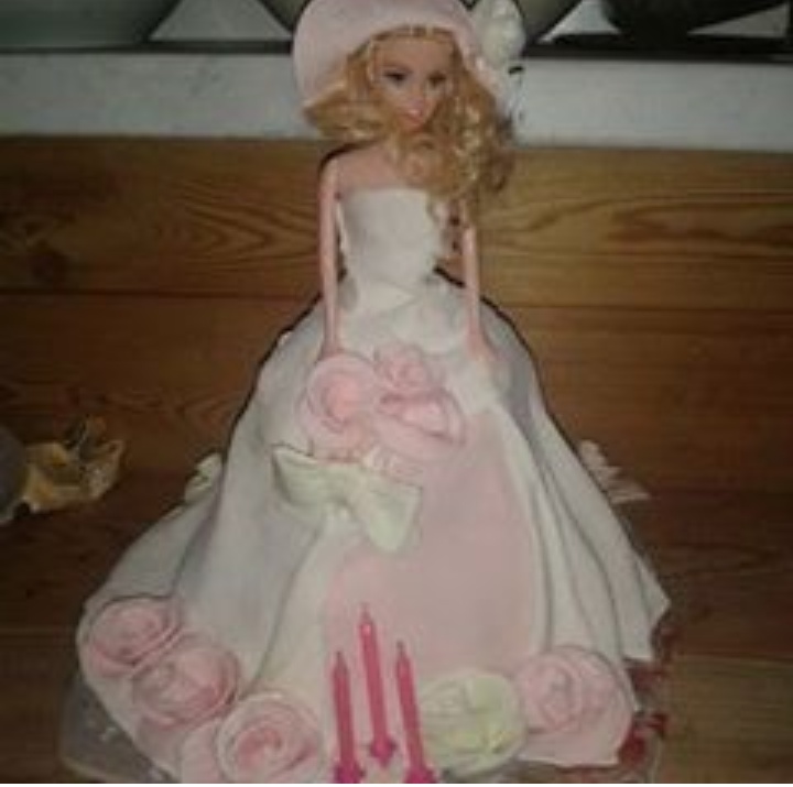 Рецепт: Медовый торт Кукла - украшение праздничного стола