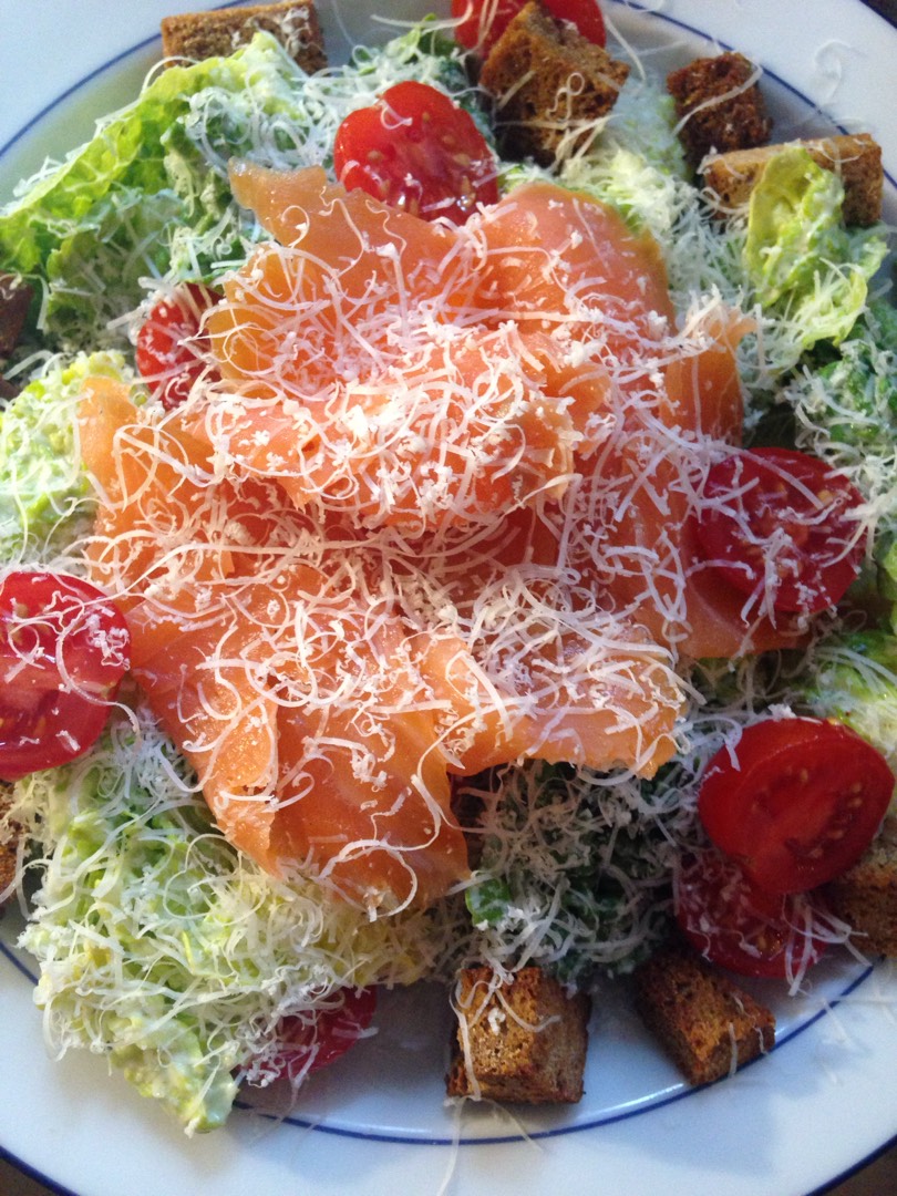 #кулинарныймарафон салат "цезарь с лососем"