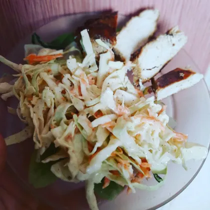 Курица в имбирном маринаде с салатом