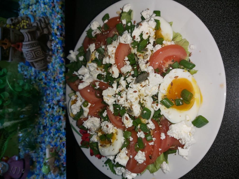 Салат из баклажанов с яйцами и маринованным луком - кулинарный рецепт.