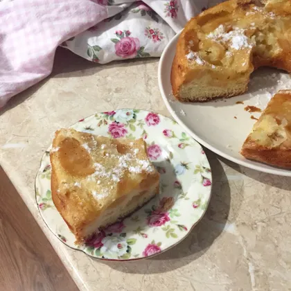 Шарлотка с яблоками