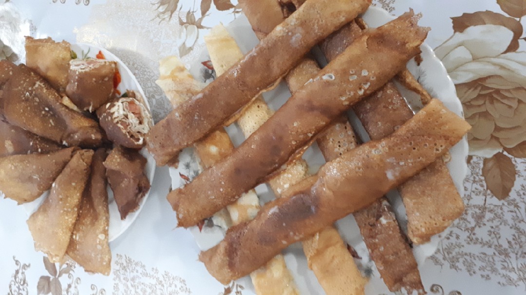 Домашние блины с сыром,сгущенкой и семгой