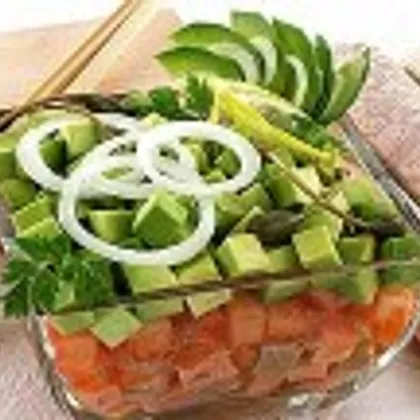Салат из соленой рыбы с овощами