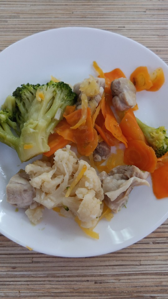 Овощи с курицей на пару