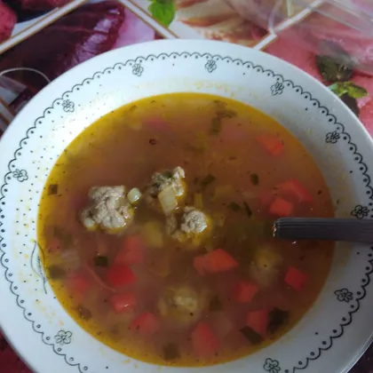 Суп с фрикадельками и паприкой