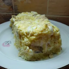 Салат с копчёным сыром