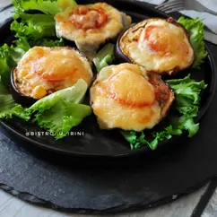 Баклажаны кружочками в духовке с помидорами и сыром