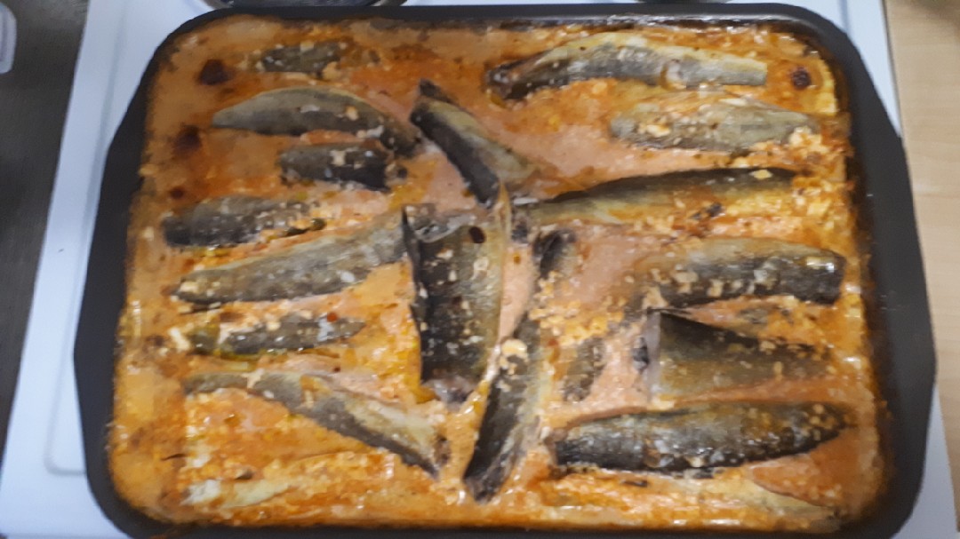 Навага в духовке: рецепт рыбки, запеченной со сметаной