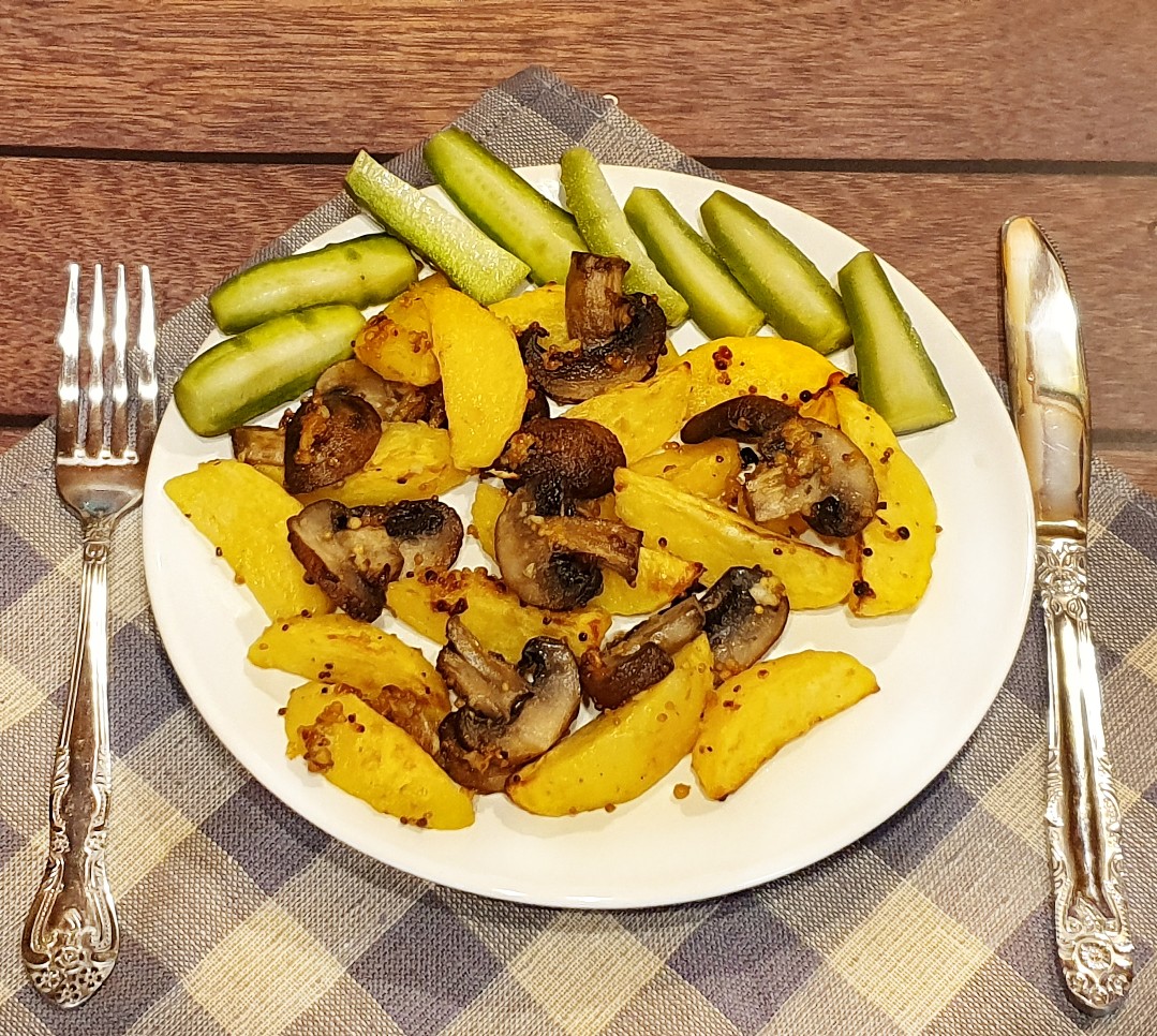 Картофель с грибами в горчичном соусе