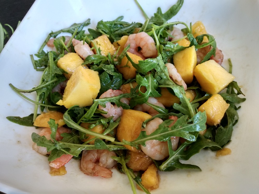 Салат с креветками ананасом и сыром - рецепт, ингредиенты, особенности