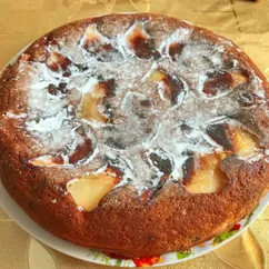 Запеканка с изюмом, орехами и яблоками