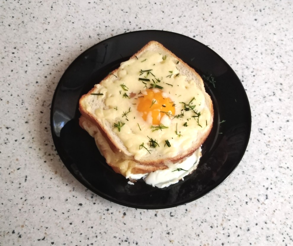 Горячий бутерброд с яйцом и сыром 🥪
