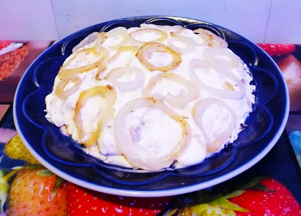 Салат с кальмаром и маринованными огурцами – пошаговый рецепт приготовления с фото