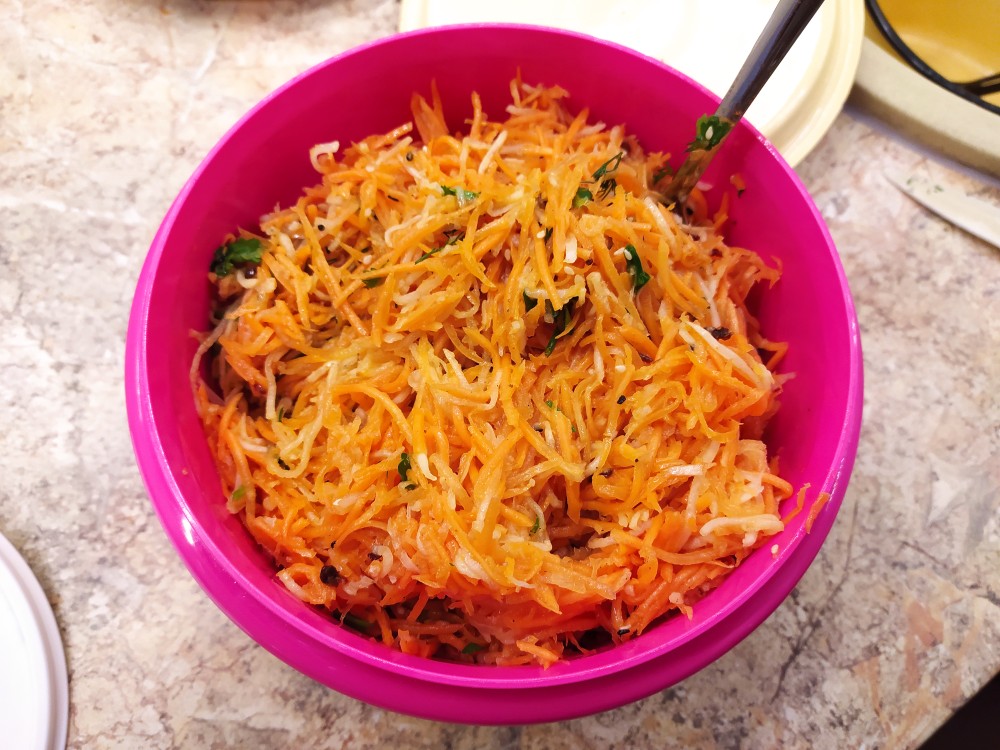 Морковка по-корейски с дайконом