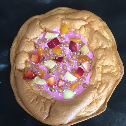 "Меренговый" пирог с ягодами