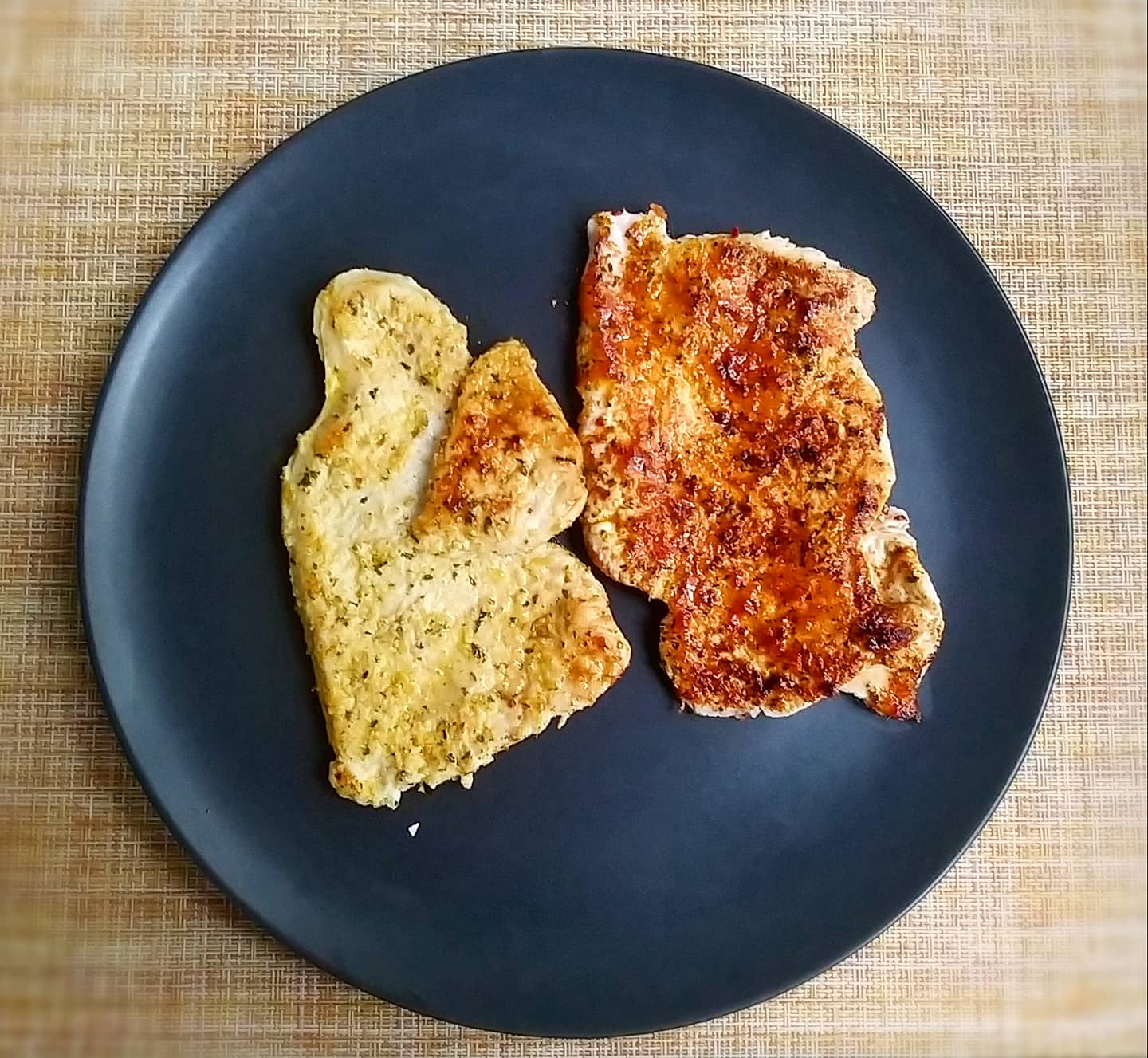Грудка индейки, обжаренная в пергаменте🥩🧄🌶🗞❤