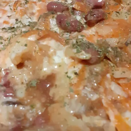 Салат из кильки в томатном соусе с фасолью