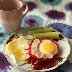 «Вкусный завтрак 🍳 с крабовыми палочками и сладким перцем 🦀🌶»