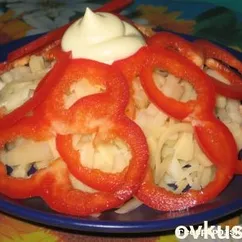 Салат Париж с сыром и грушей