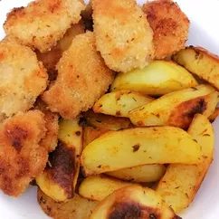 Куриные наггетсы с картошкой по-деревенски