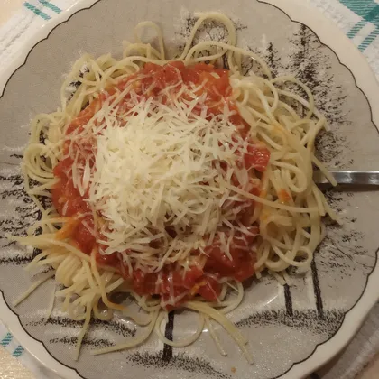 Макароны с чесночным соусом