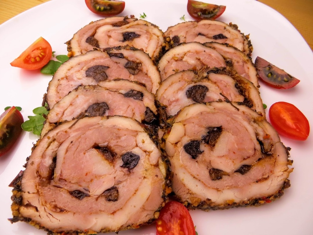 Лучшая мясная закуска на Новогодний стол / Мясной рулет из двух видов мяса - лучше колбасы