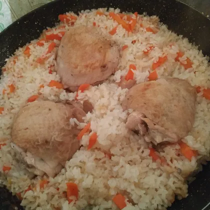 Куриные бёдра с рисом