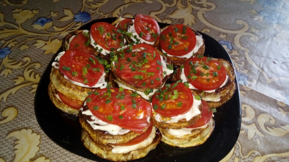 Закуска из кабачков с чесноком