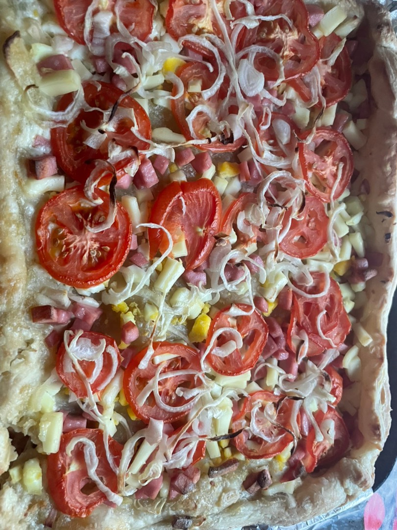 Пицца на слоеном тесте - пиццерия Cipollino Pizza на Подоле