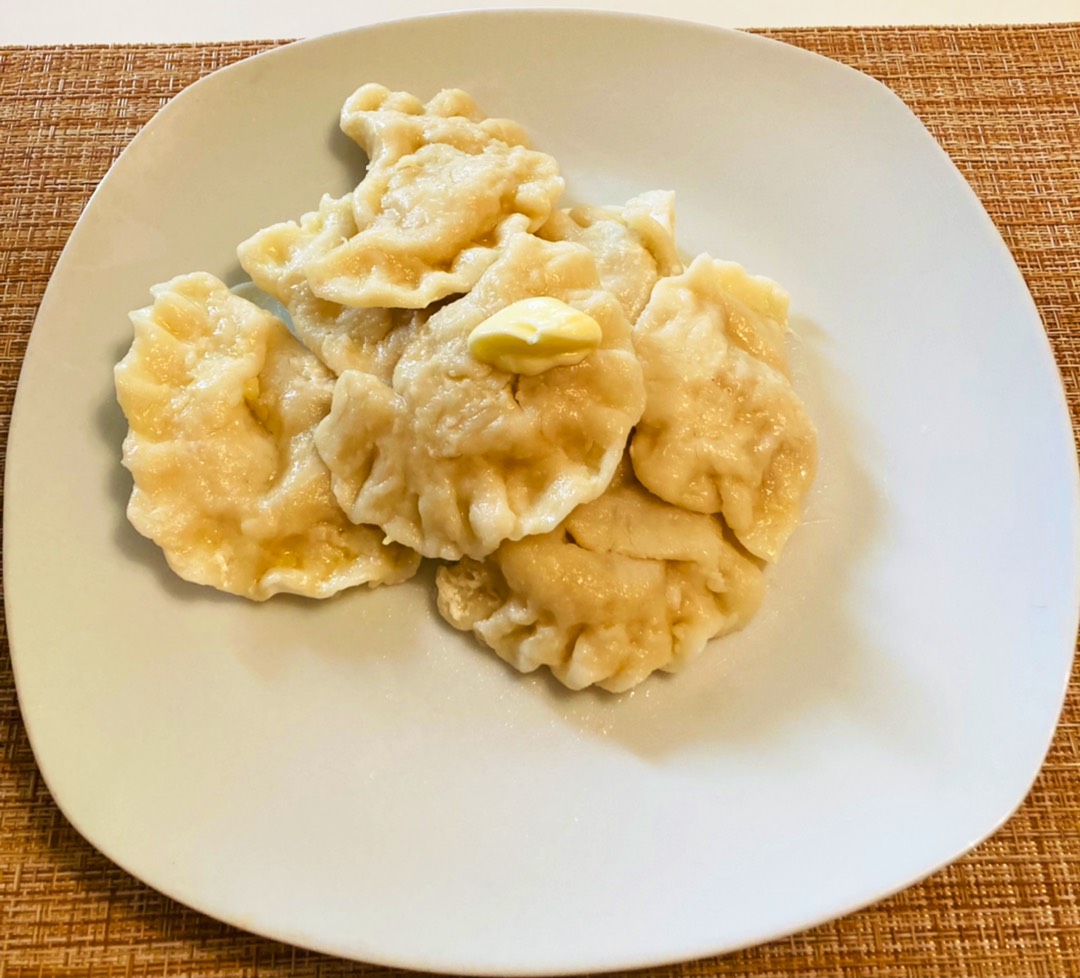 Вареники с вишней (украинская кухня) тесто на кефире — Бублик и Бигль кулинарный блог