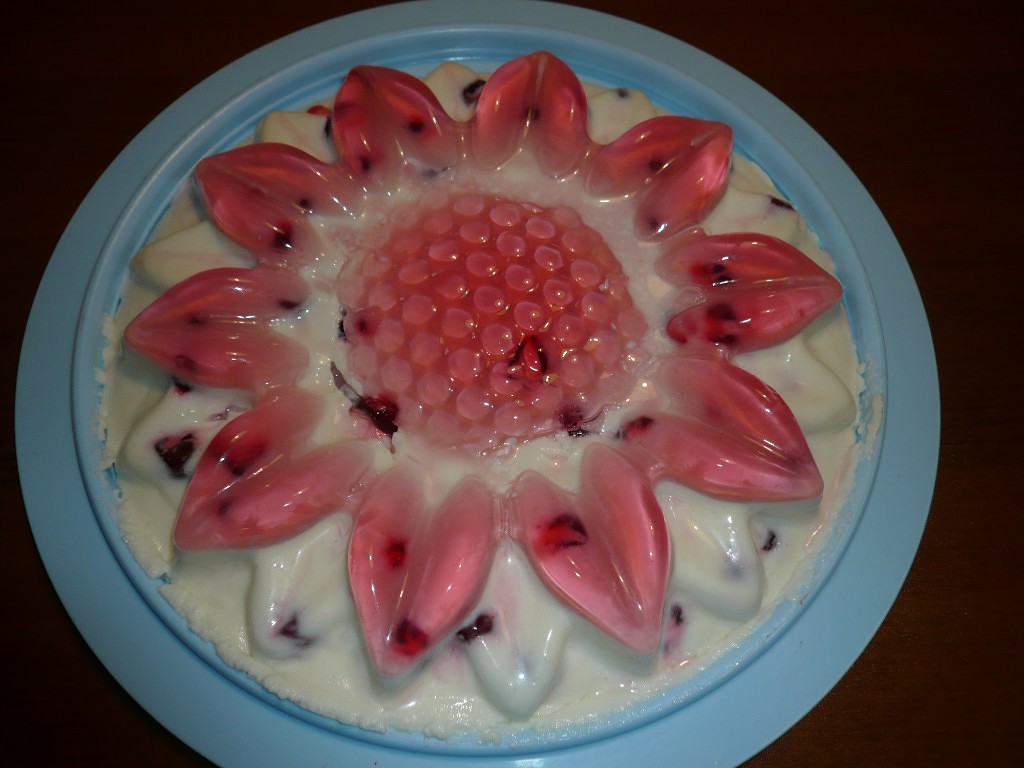 Творожный торт с вишневым желе – ягодная кислинка и нежная сладкая прослойка сведут вас с ума