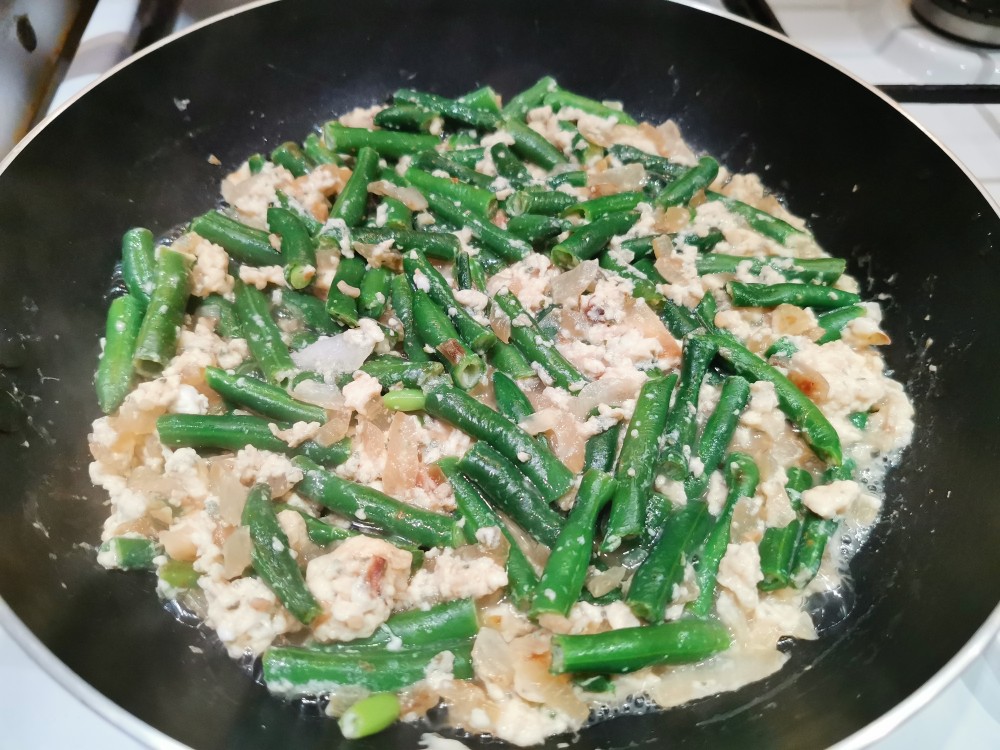 Омлет с зелёной фасолью