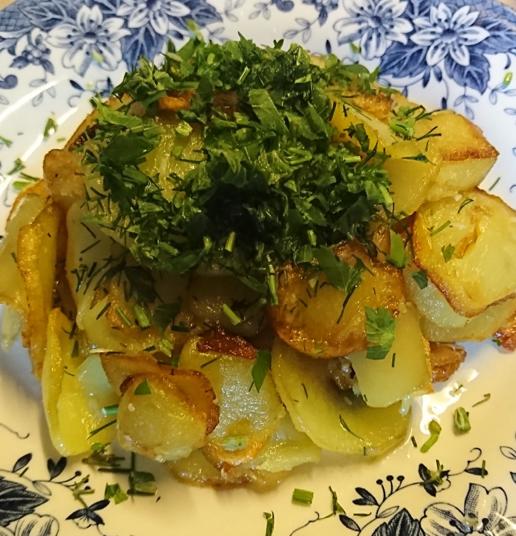 Запеченный картофель с чесноком и зеленью в духовке простой рецепт пошаговый