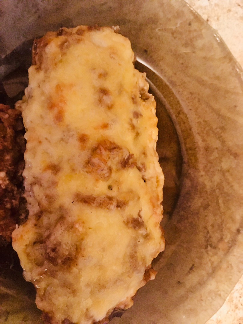 Баклажан с фаршем и сыром запечённый в томатном соке